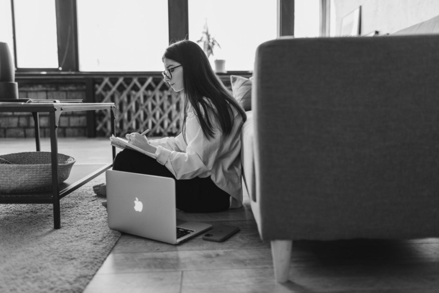 Tableau de bord analytics montrant progression du trafic